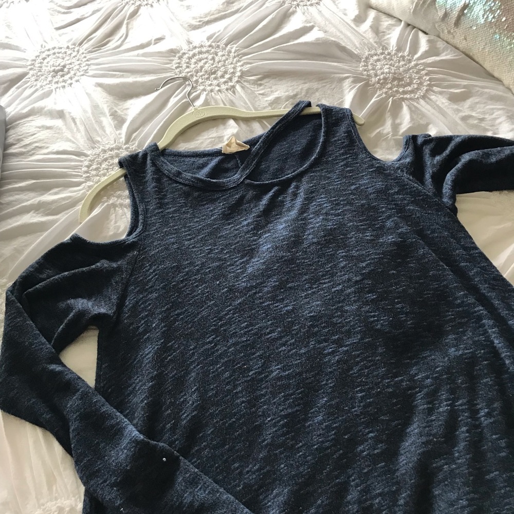 Navy top